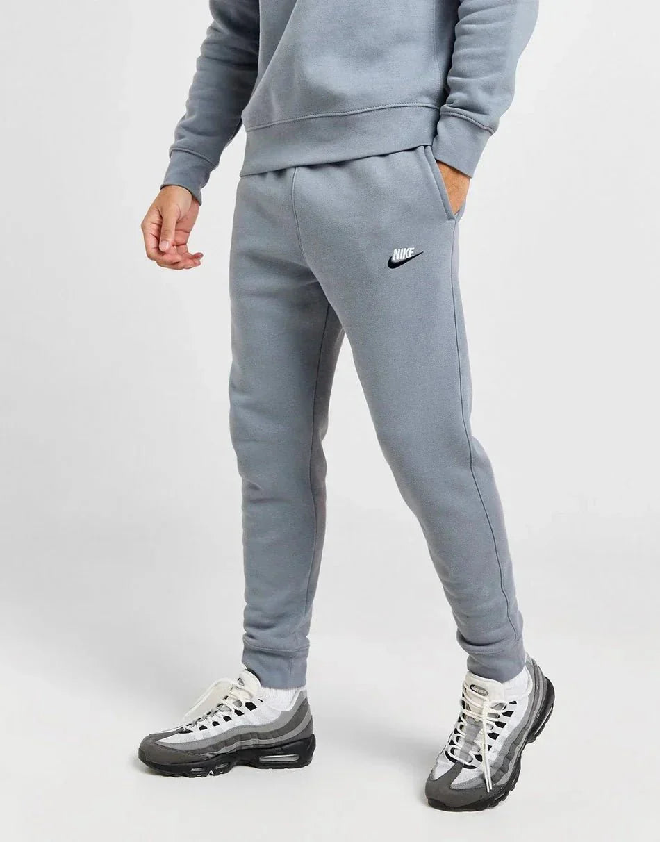 Nike Pantalon de jogging Sportswear Club Fleece - kleostreetwear