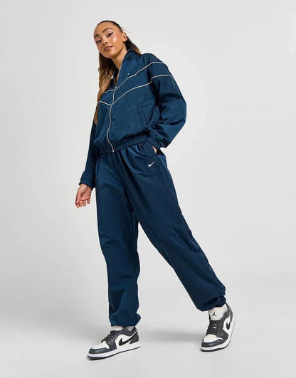 Nike Woven Essential Track Pants - kleostreetwear